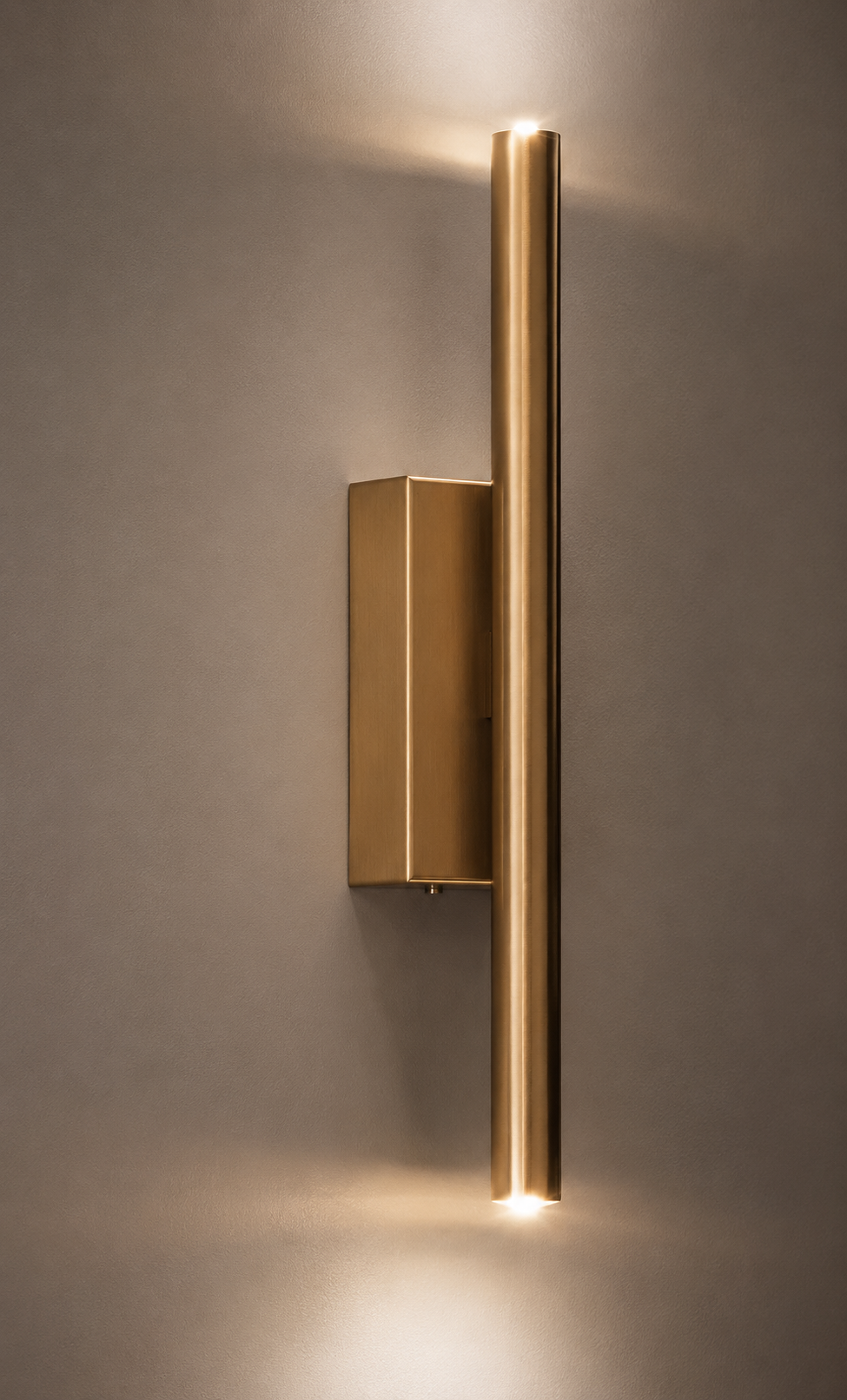AUREN™ Wall Light